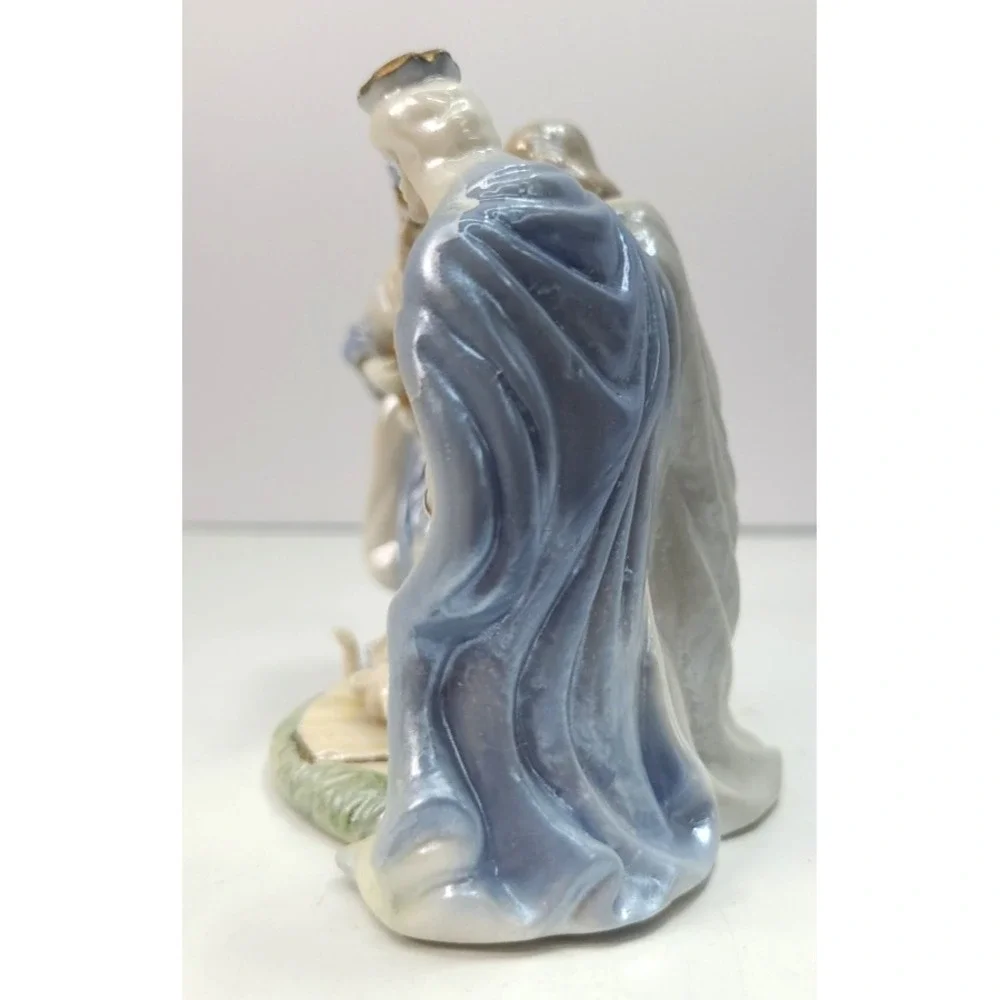 Sm.‎ Porcelain Nativity by Homewares